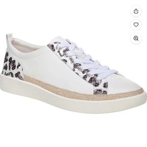 Vionic White and Cream Low-Top Sneakers